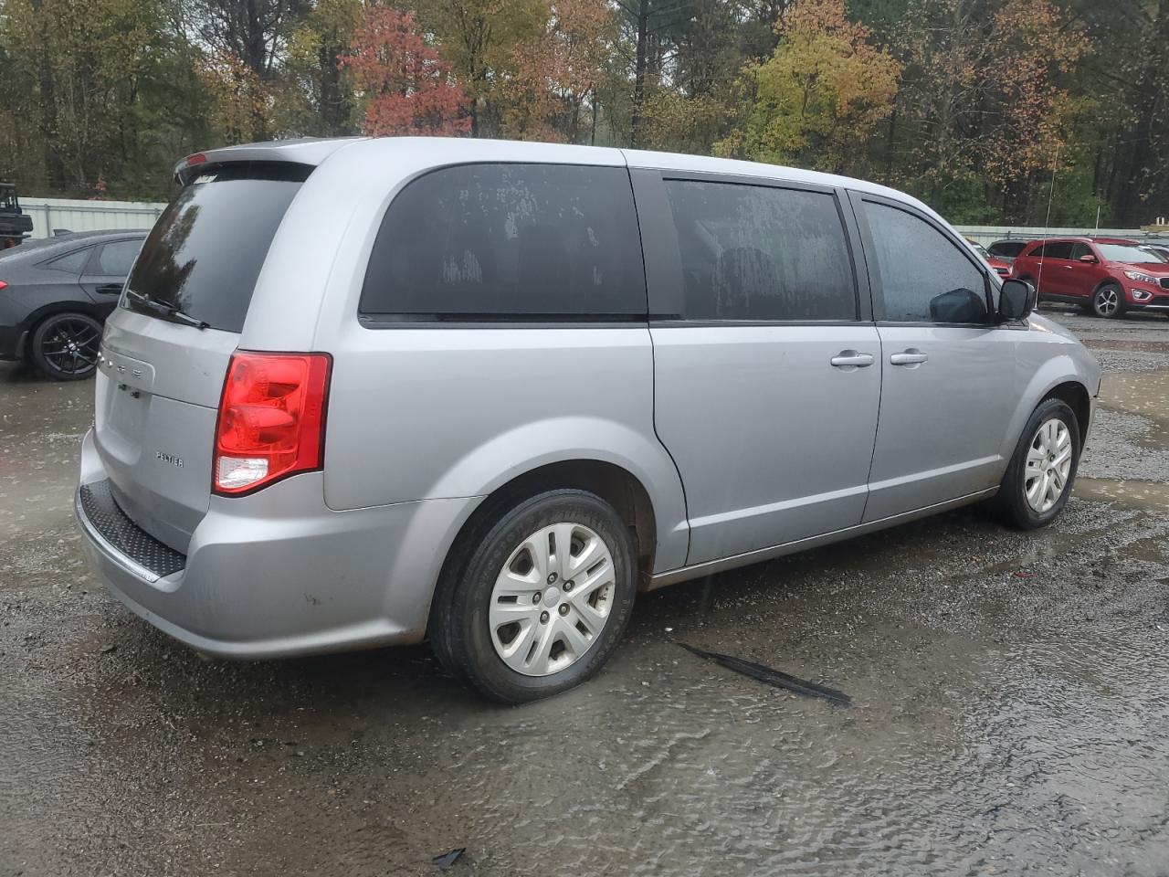 2018 Dodge Caravan - Image 3