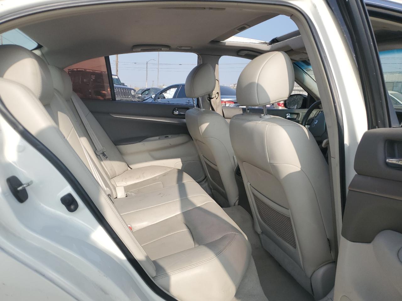 2012 Infiniti G - Image 11