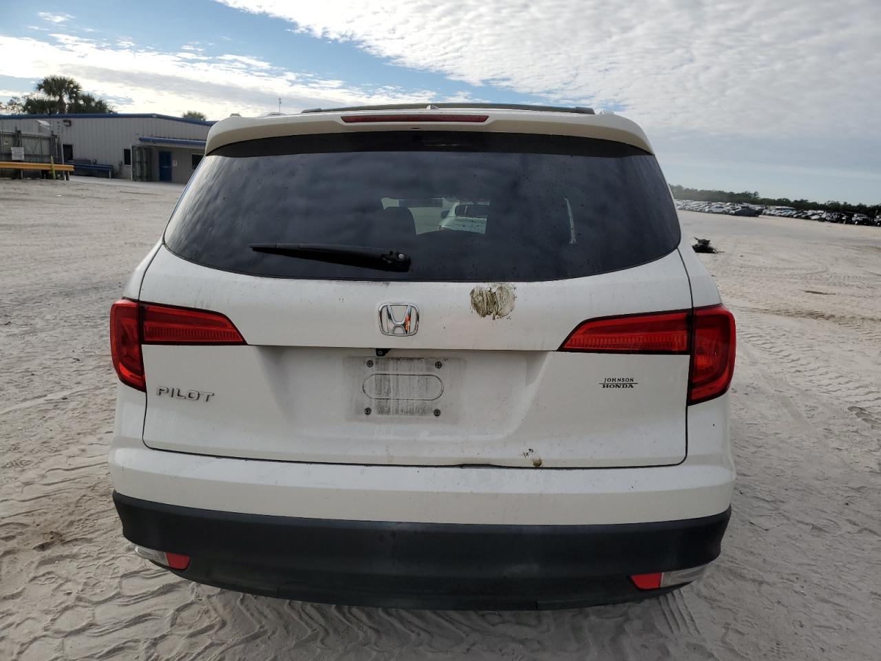 2017 Honda Pilot - Image 6