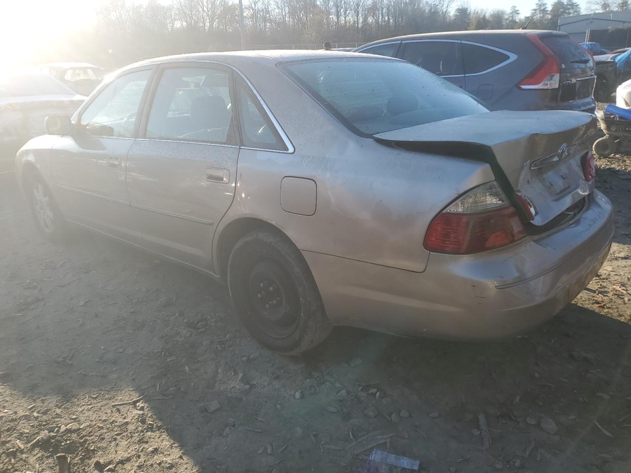 2004 Toyota Avalon - Image 2