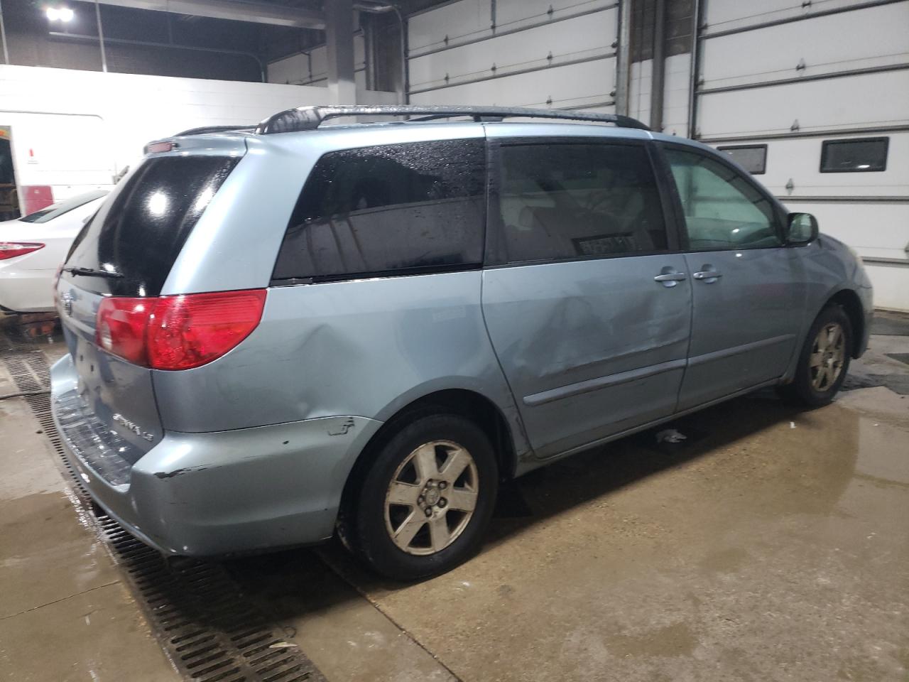 2006 Toyota Sienna - Image 3