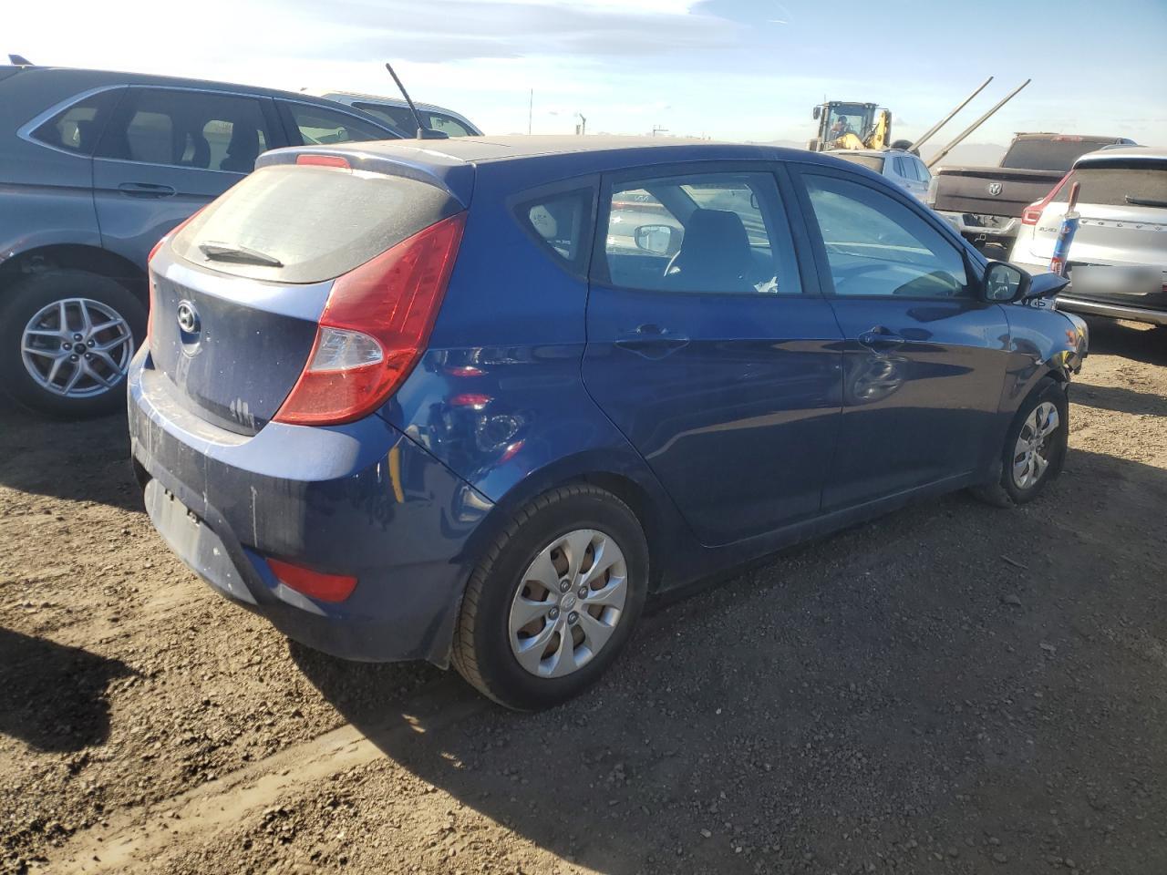 VIN KMHCT5AE5FU231579 2015 HYUNDAI ACCENT no.3