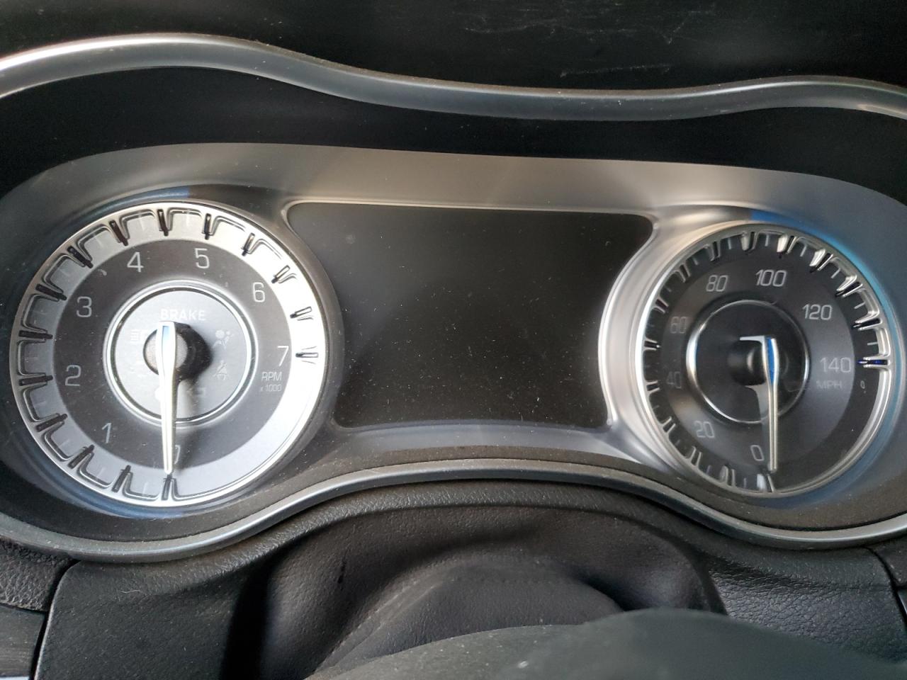 2018 Chrysler 300 - Image 9