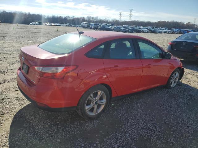 Sedans FORD FOCUS 2014 Czerwony