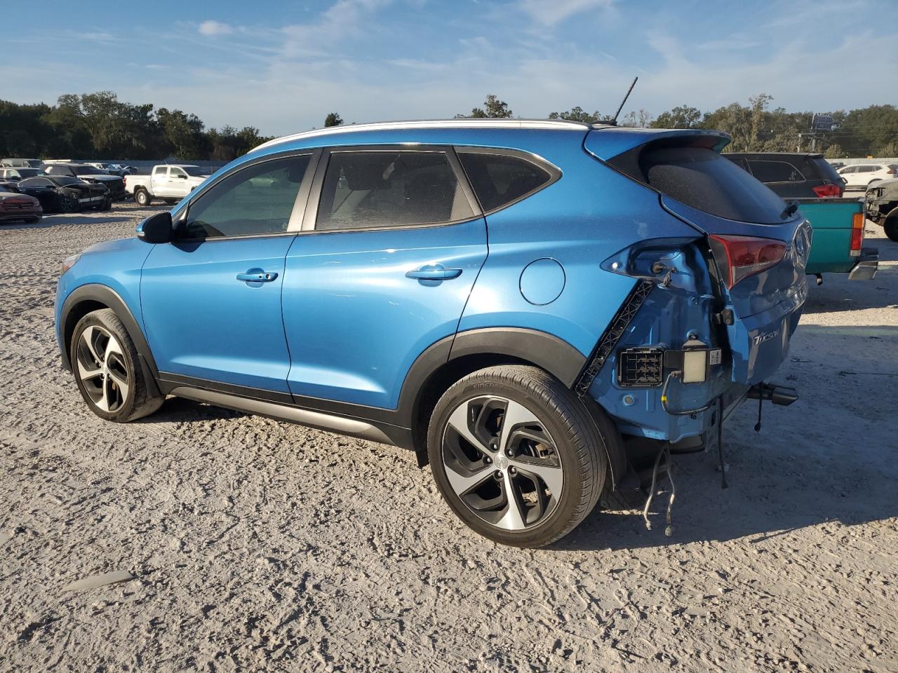 2016 Hyundai Tucson - Image 2