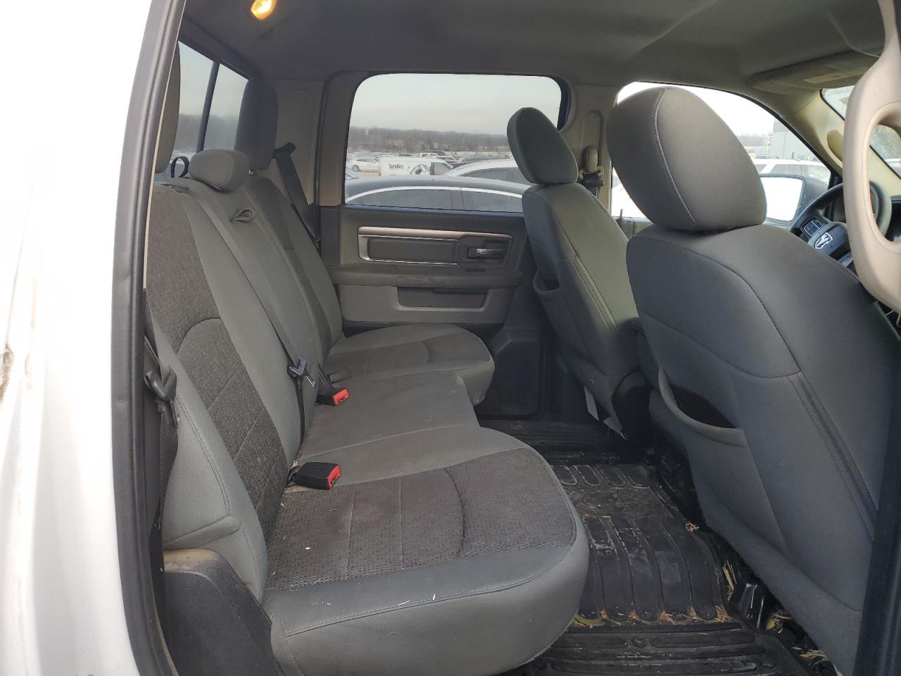 2015 RAM 1500 - Image 10