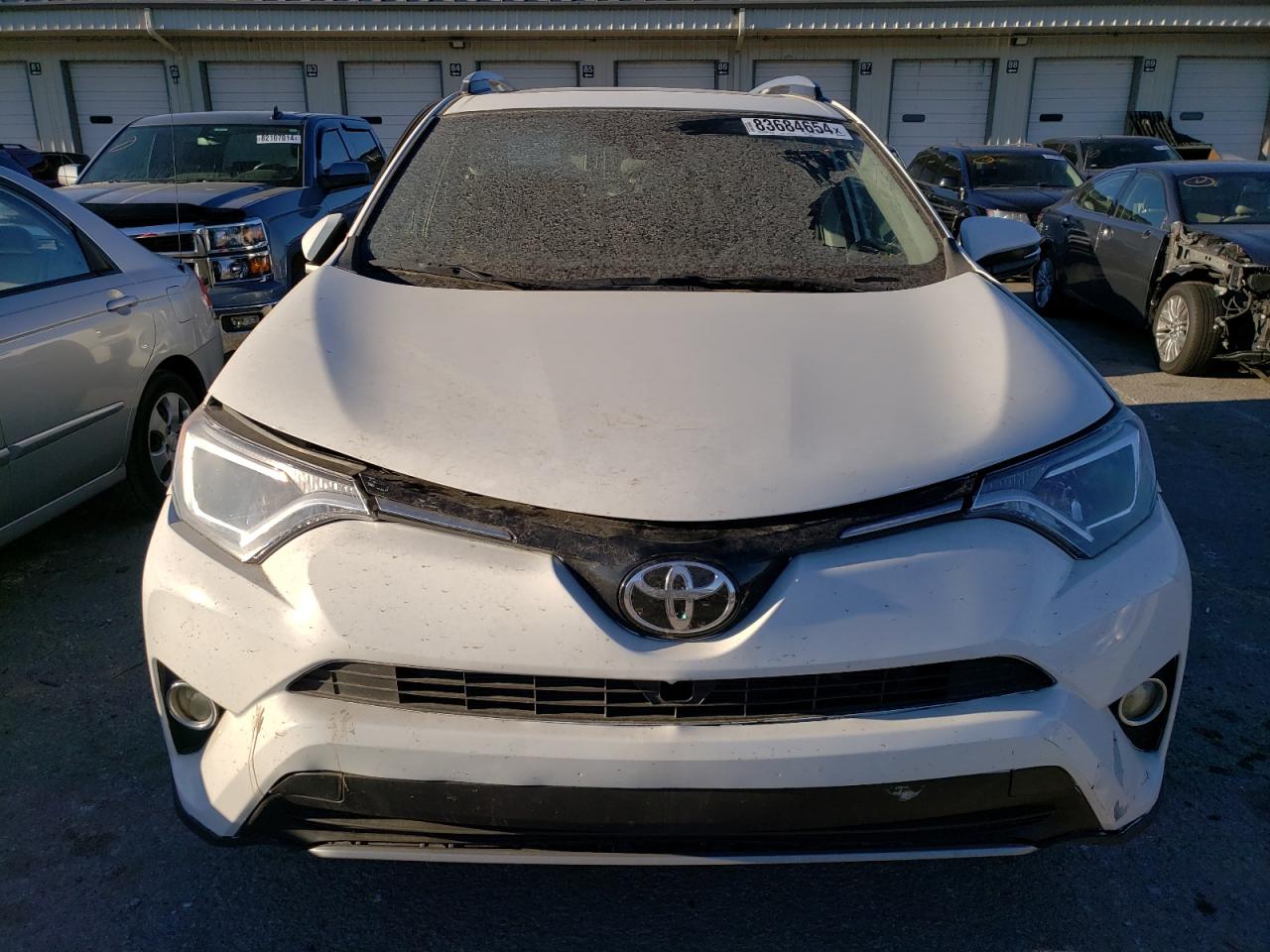 VIN 2T3RFREV5JW705470 2018 TOYOTA RAV4 no.5