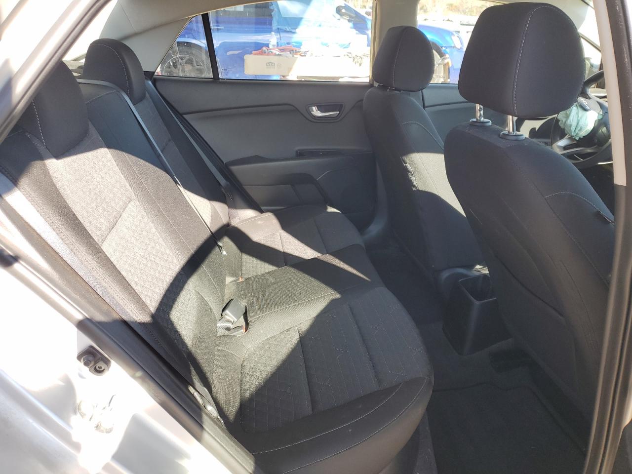 2023 Kia Rio - Image 10