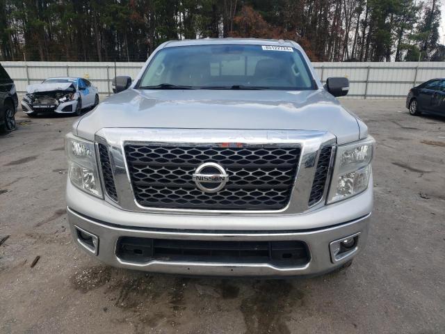  NISSAN TITAN 2017 Silver