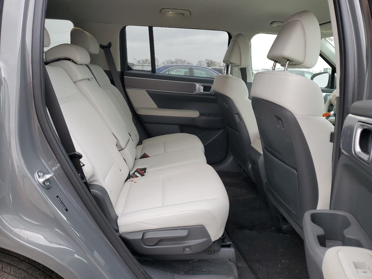 2024 Hyundai Santa Fe - Image 11