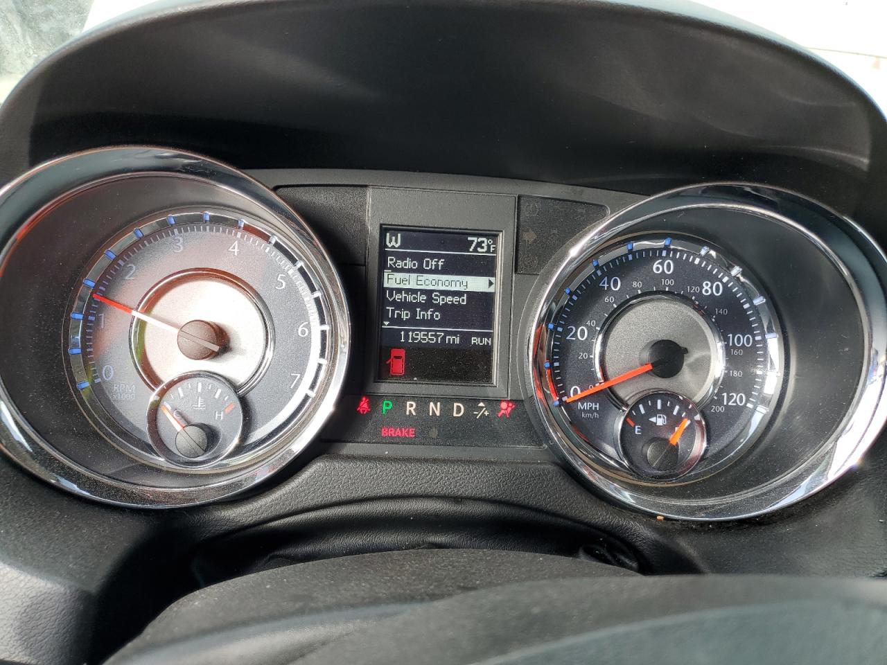 2014 Chrysler Town & Country - Image 9