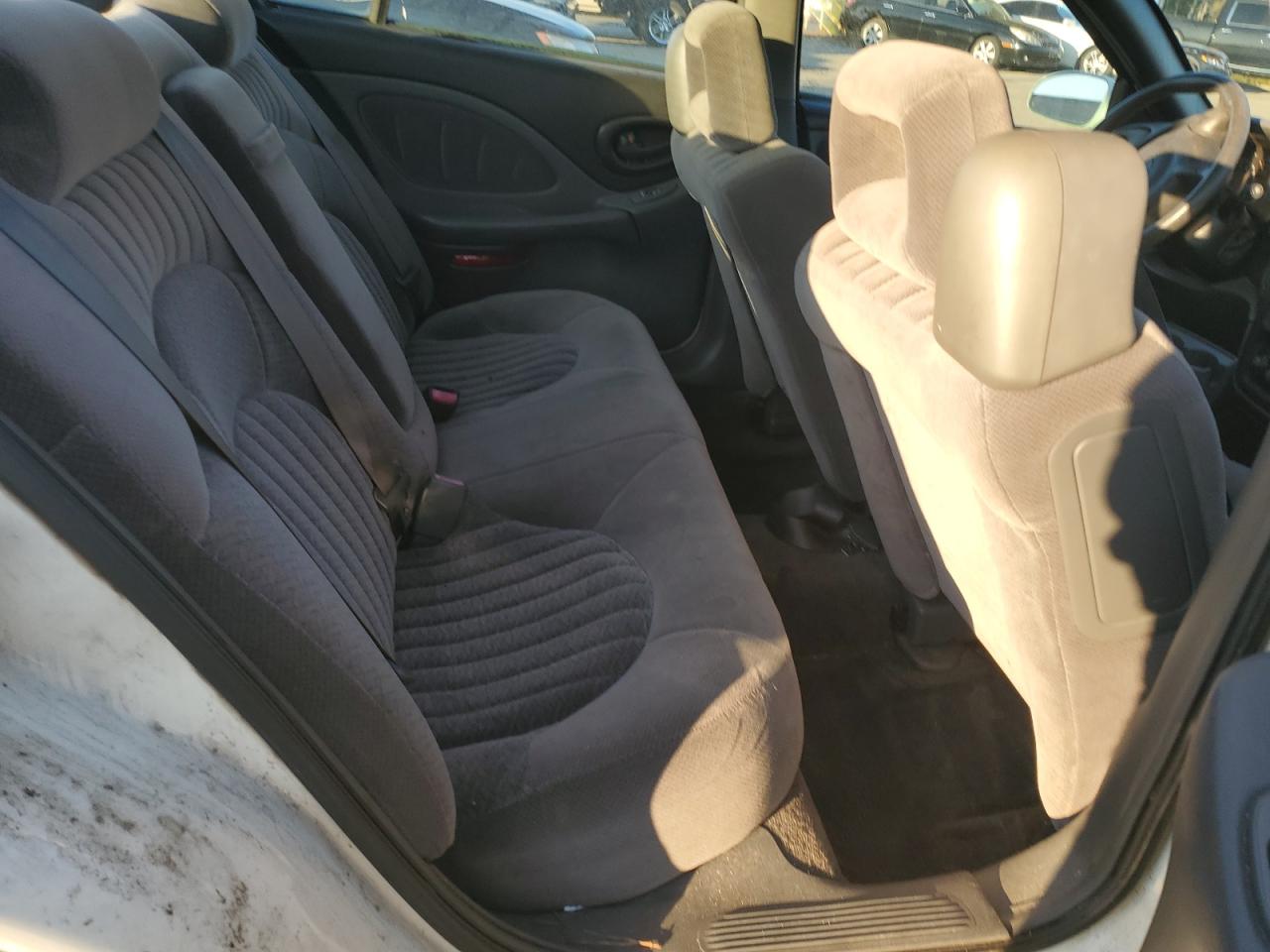 2002 Pontiac Bonneville - Image 10