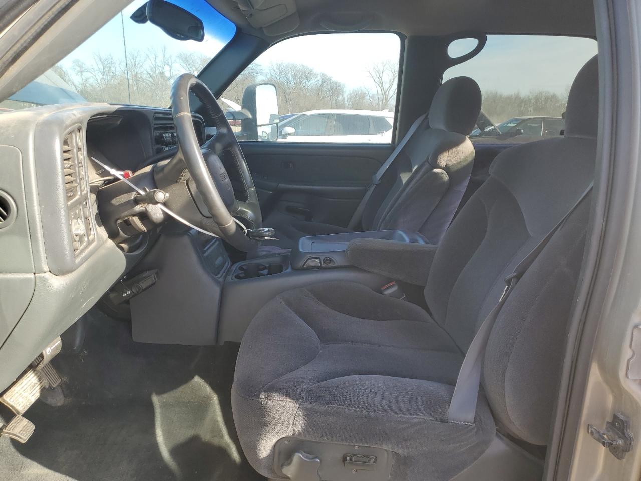 2001 GMC Sierra K1500 Heavy Duty VIN: 1GTGK13U51F165800 Lot: 82983364