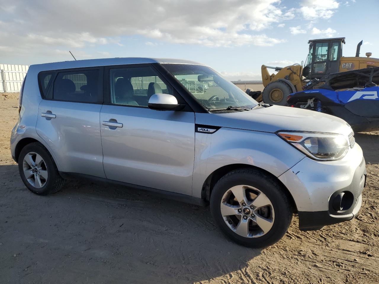 VIN KNDJN2A28H7474380 2017 KIA SOUL no.4