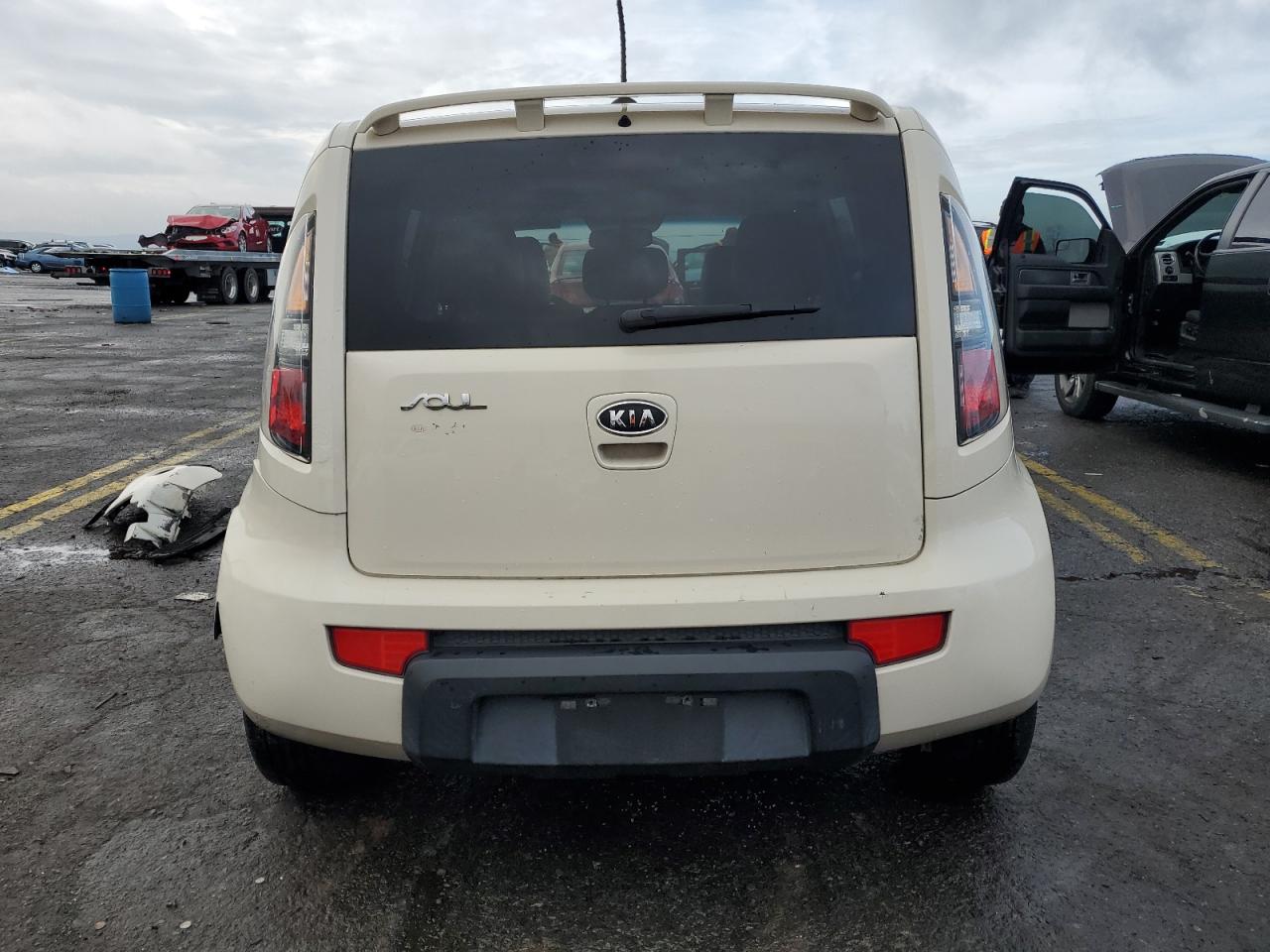 2011 Kia Soul + VIN: KNDJT2A20B7718326 Lot: 85438544