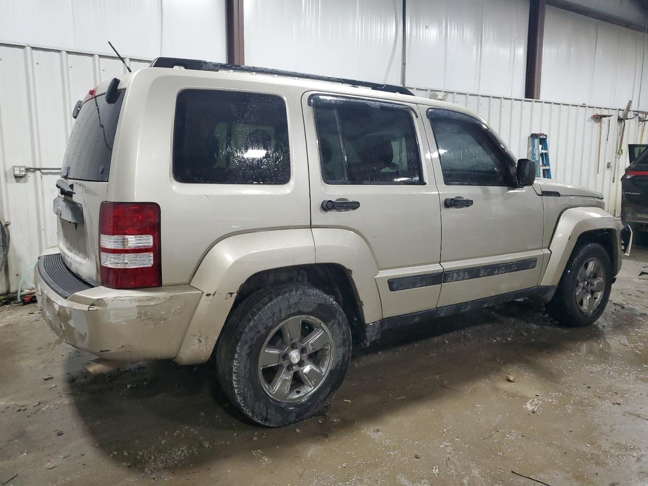 2011 Jeep Liberty (North America) - Image 3