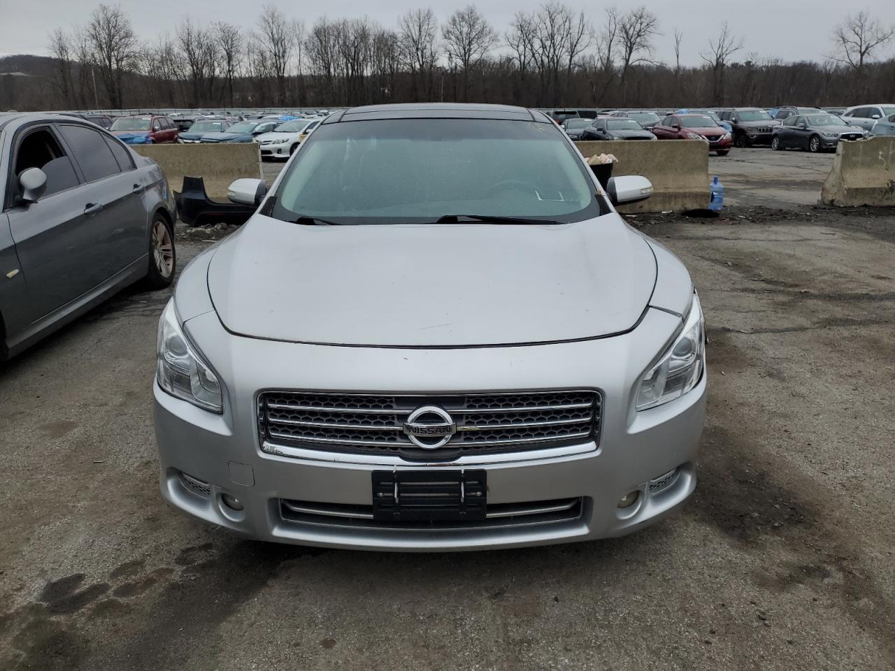 2010 Nissan Maxima - Image 5