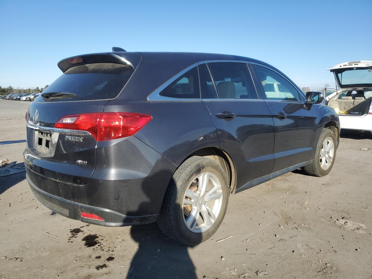 VIN 5J8TB4H58FL011531 2015 ACURA RDX no.3