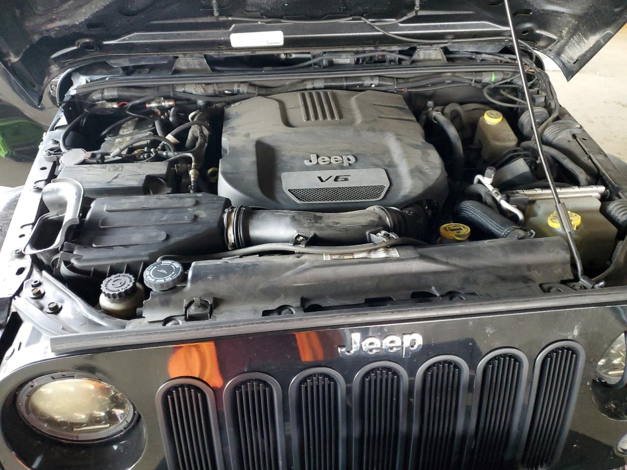 2015 Jeep Wrangler - Image 11