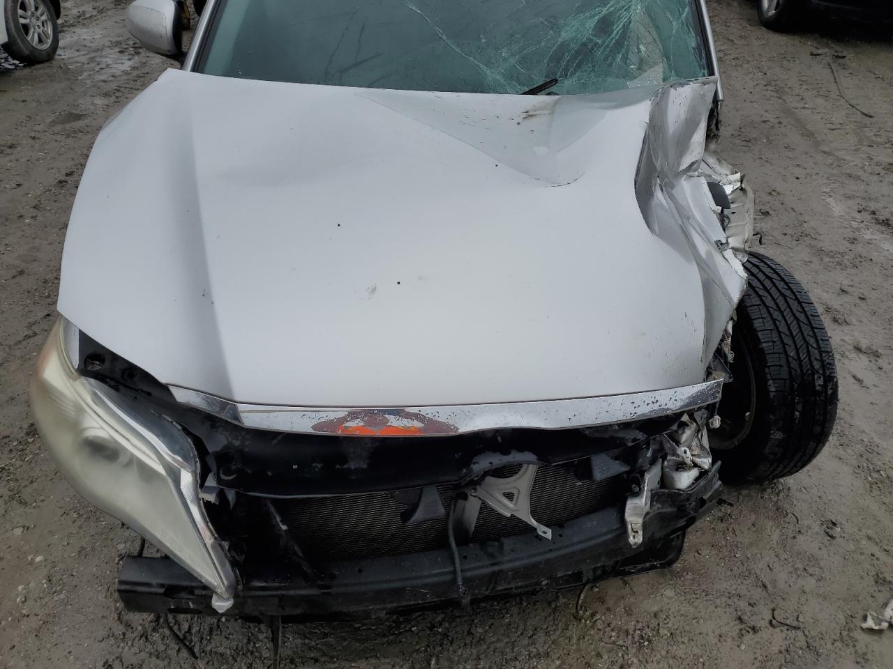 2011 Toyota Avalon - Image 11