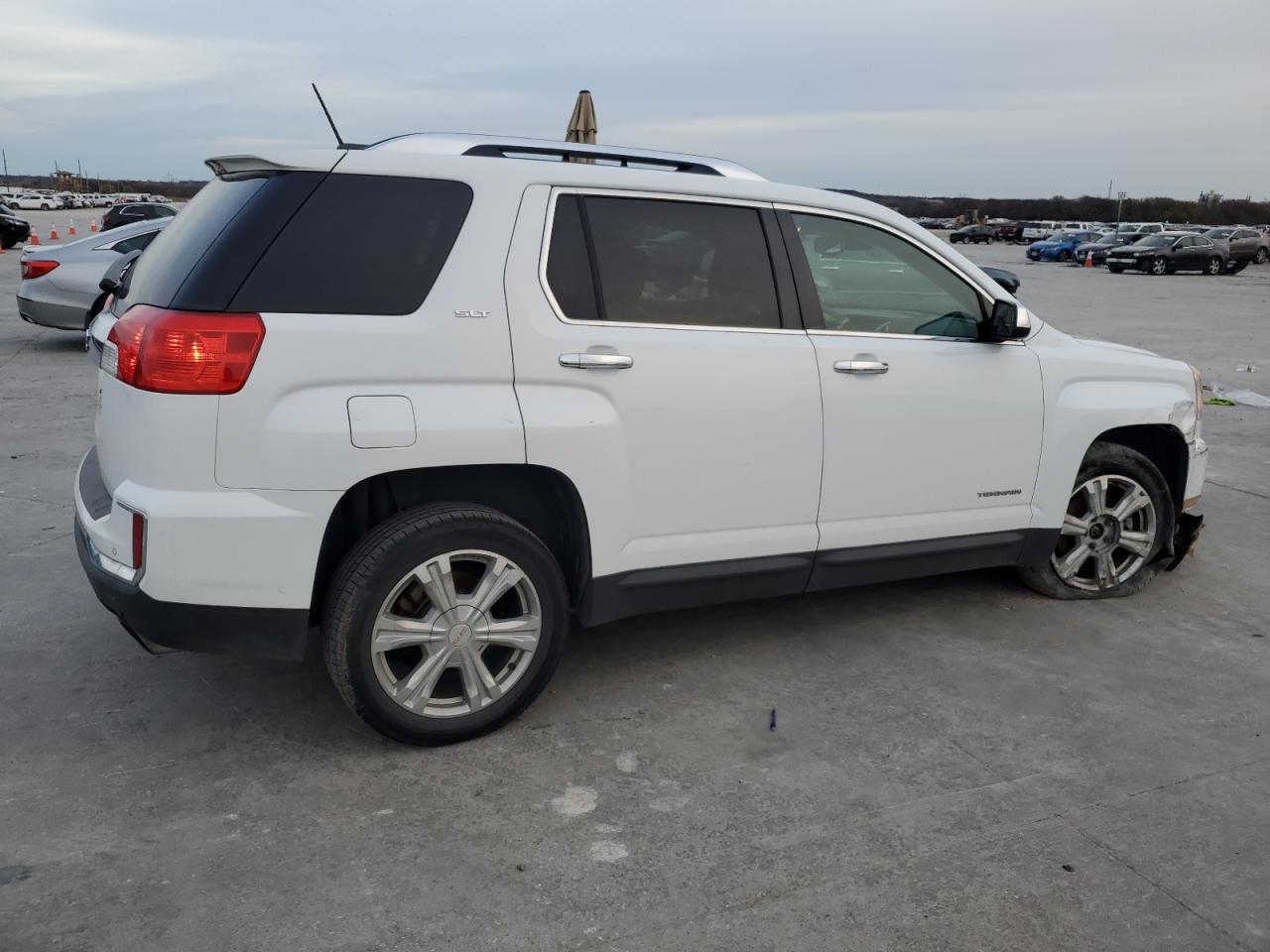 2016 GMC Terrain - Image 3