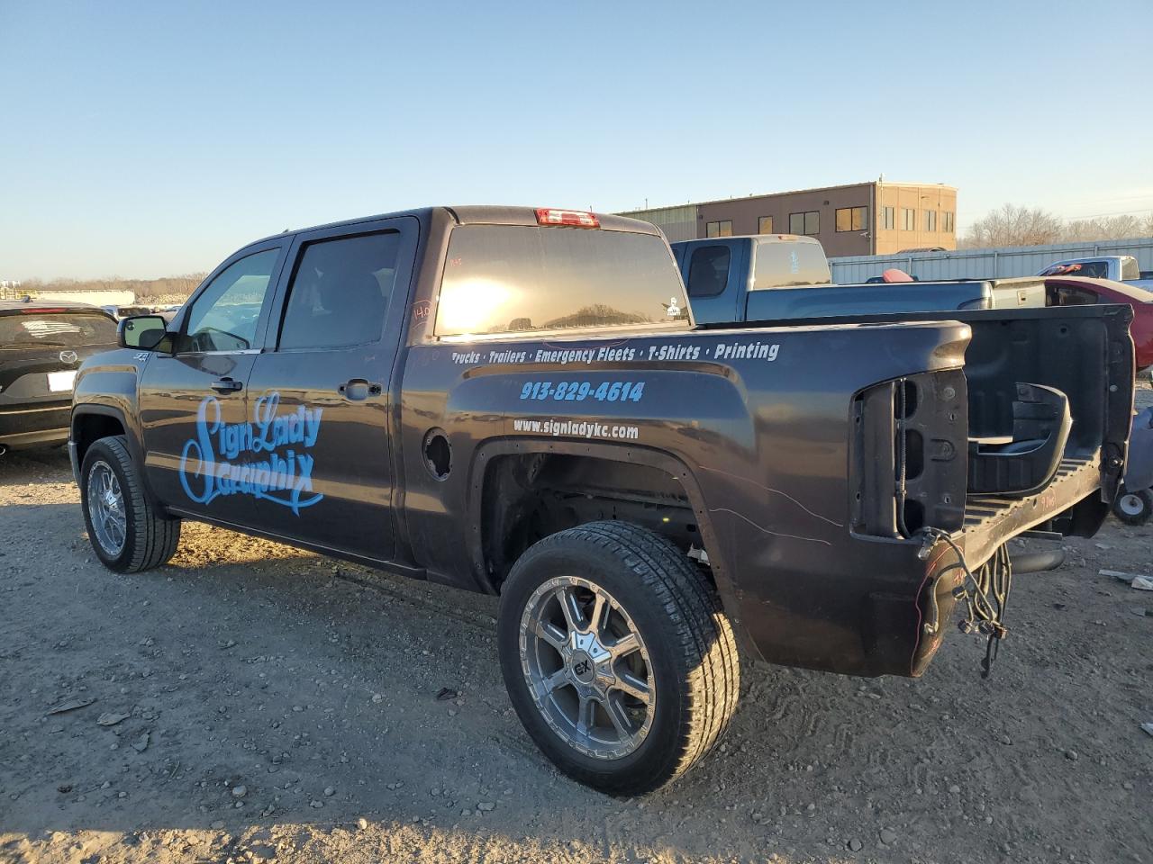 2015 GMC Sierra - Image 2