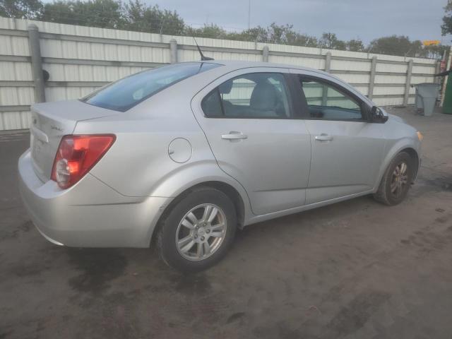 Седаны CHEVROLET SONIC 2012 Серебристый