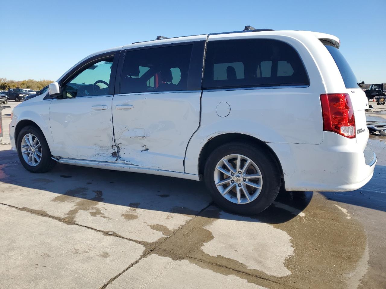 2019 Dodge Caravan - Image 2