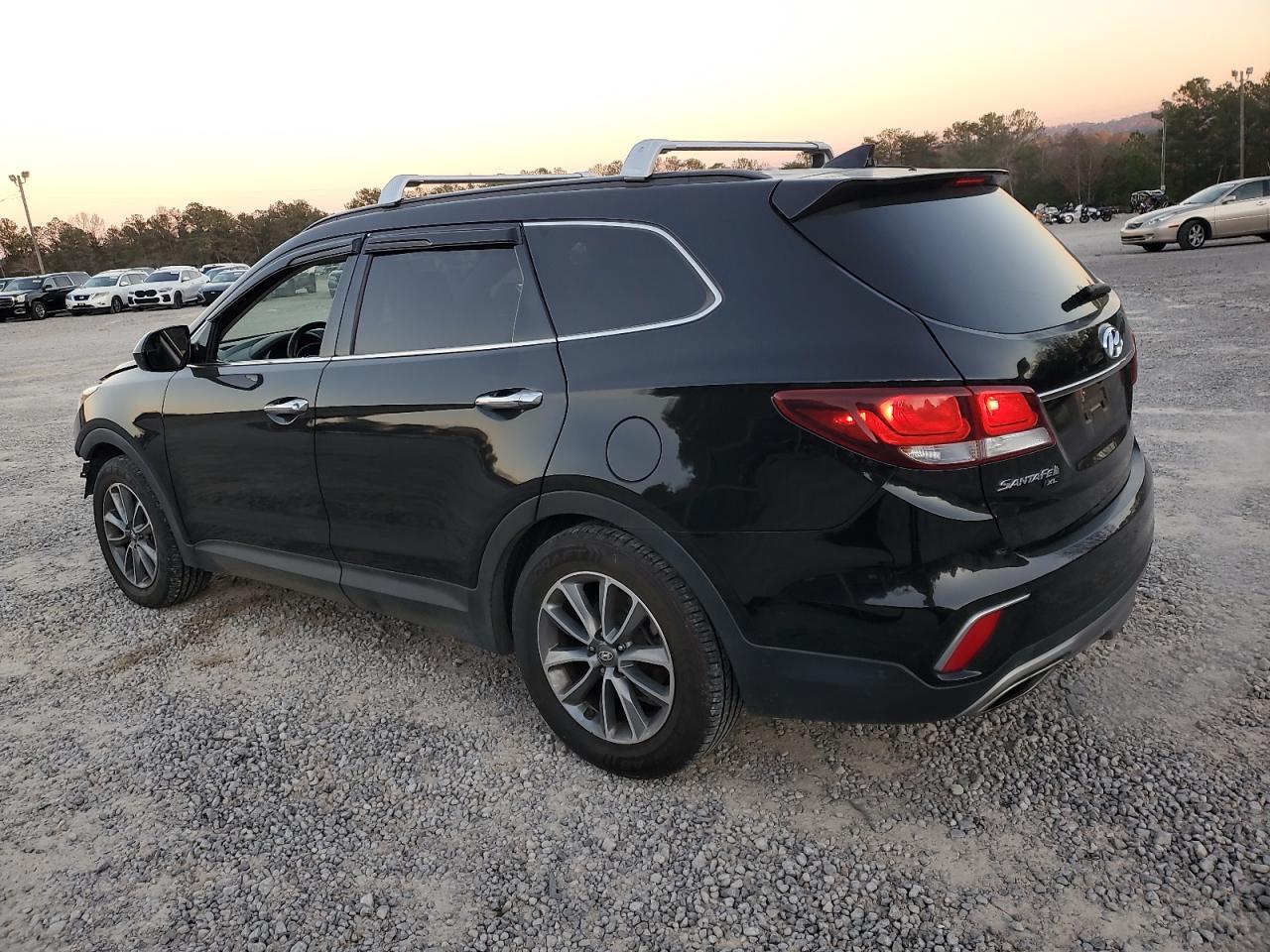 2019 Hyundai Santa Fe - Image 2