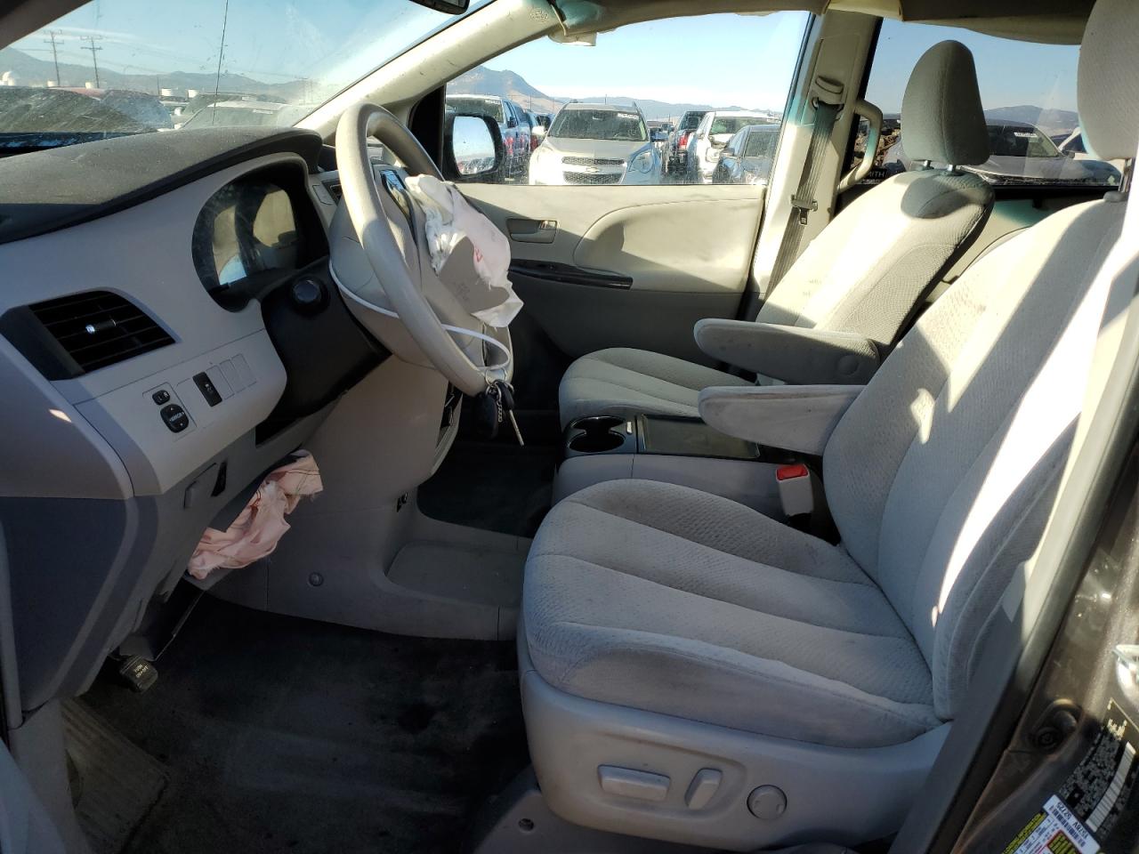2014 Toyota Sienna - Image 7