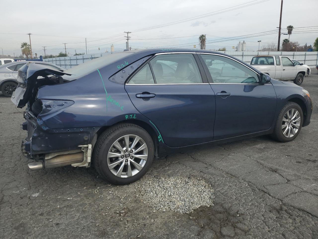 VIN 4T4BF1FK3GR526391 2016 TOYOTA CAMRY no.3