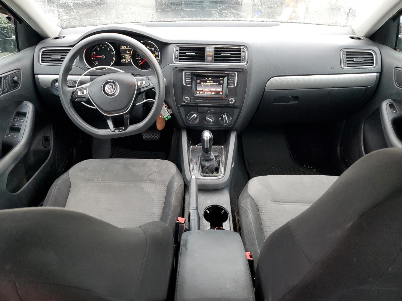2017 Volkswagen Jetta - Image 8
