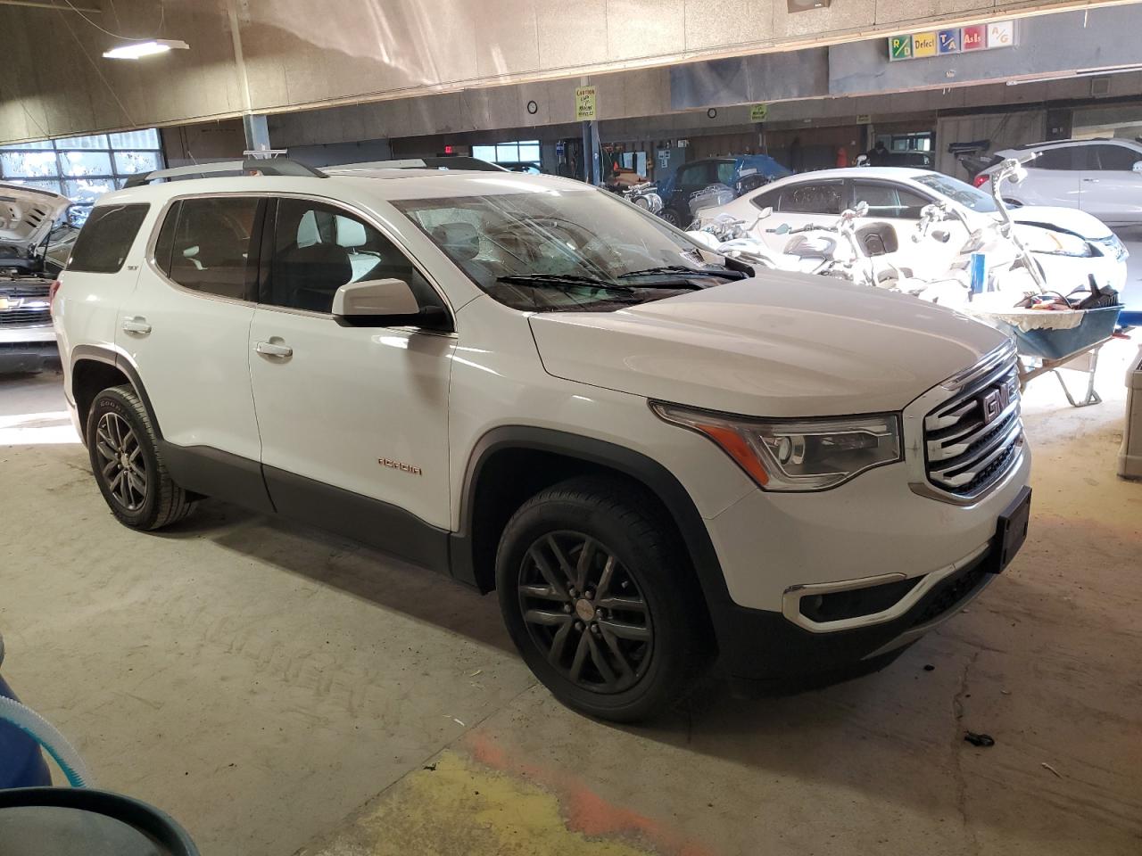 2017 GMC Acadia - Image 4