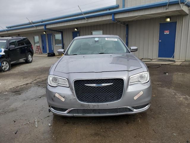  CHRYSLER 300 2017 Srebrny