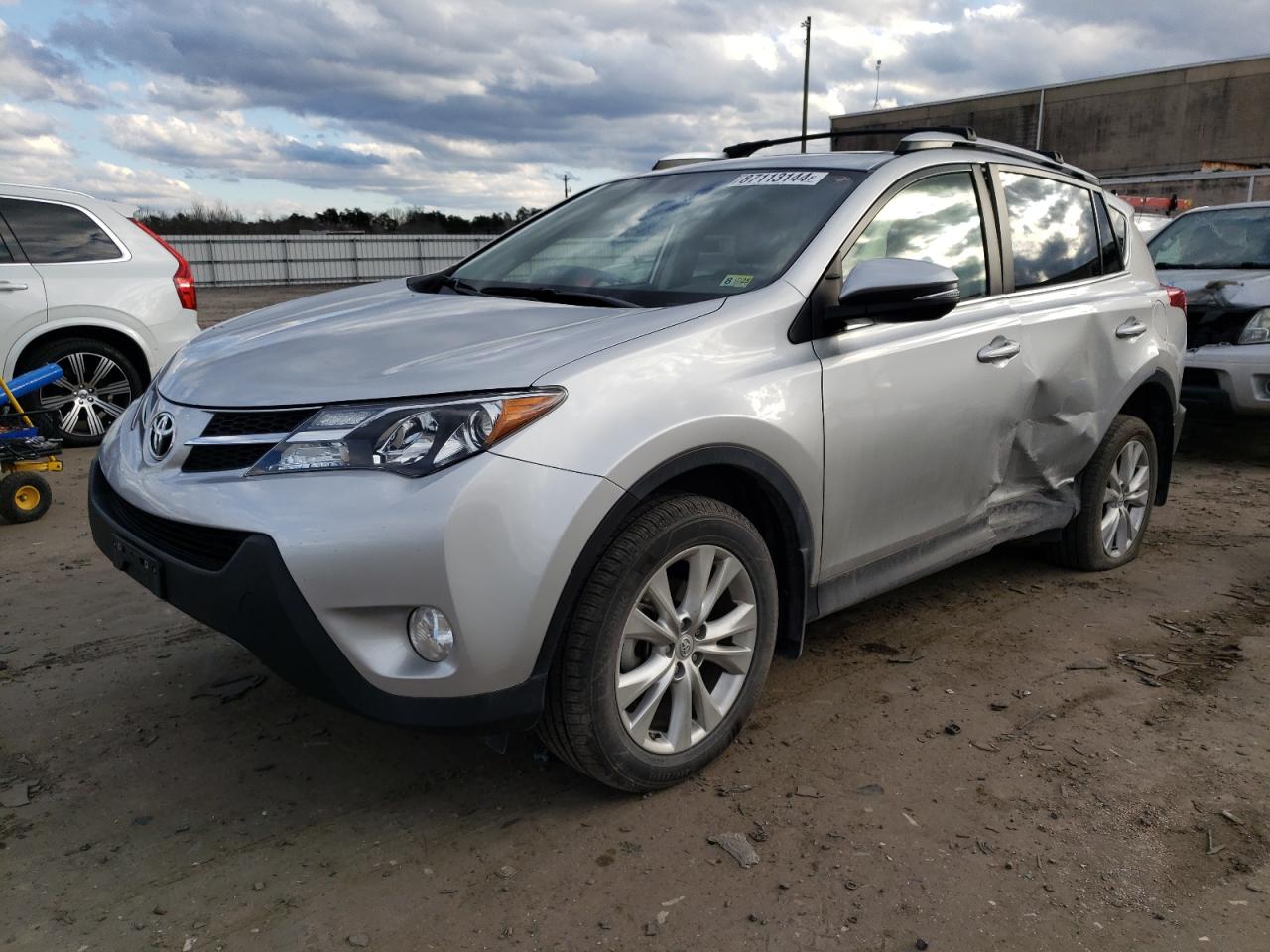 VIN JTMDFREV8FD165837 2015 TOYOTA RAV4 no.1