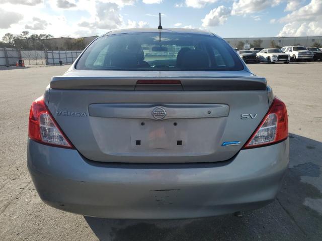  NISSAN VERSA 2013 Srebrny