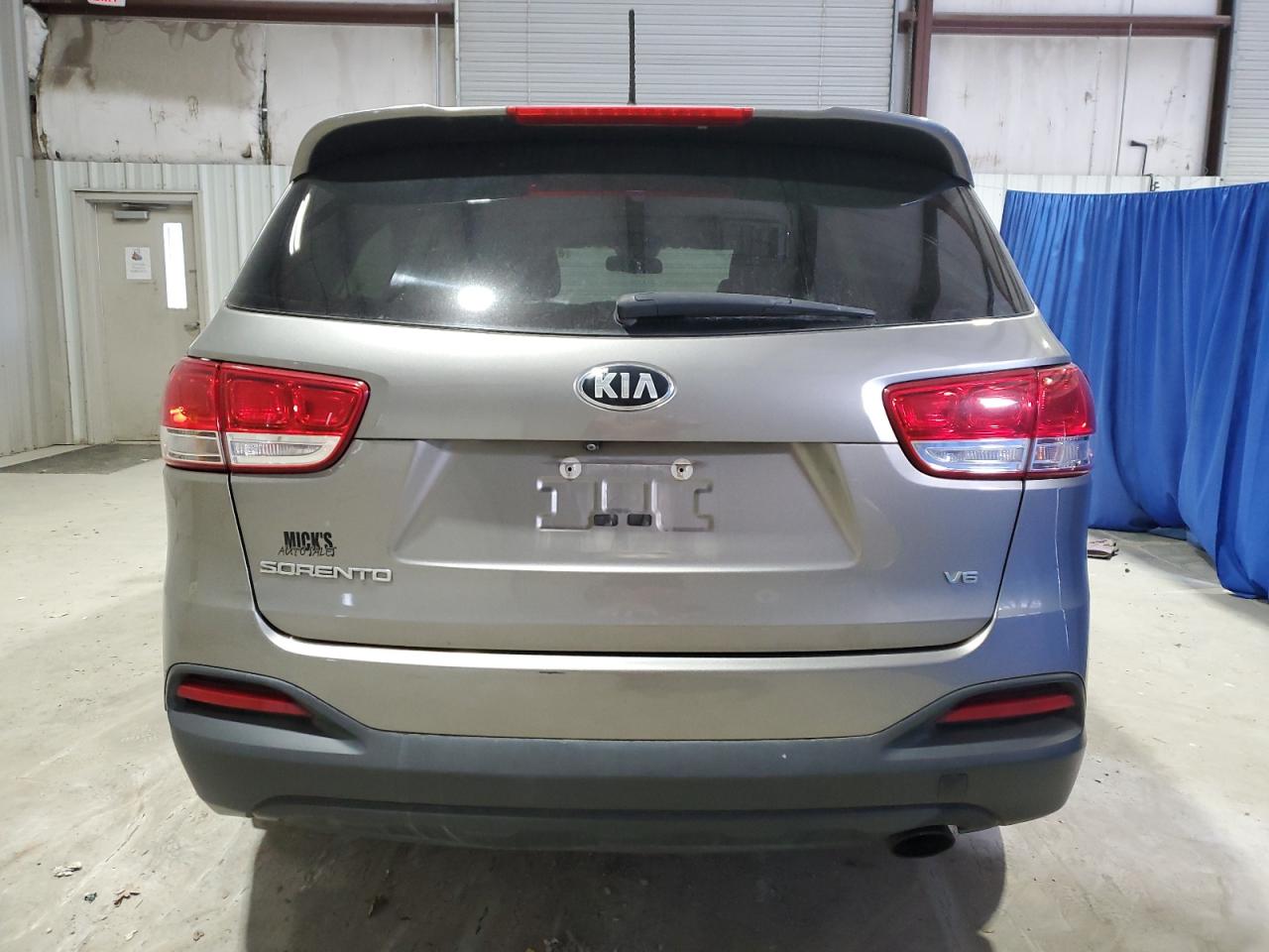 2017 Kia Sorento - Image 6
