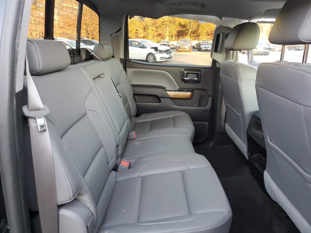 2016 Chevrolet Silverado - Image 10