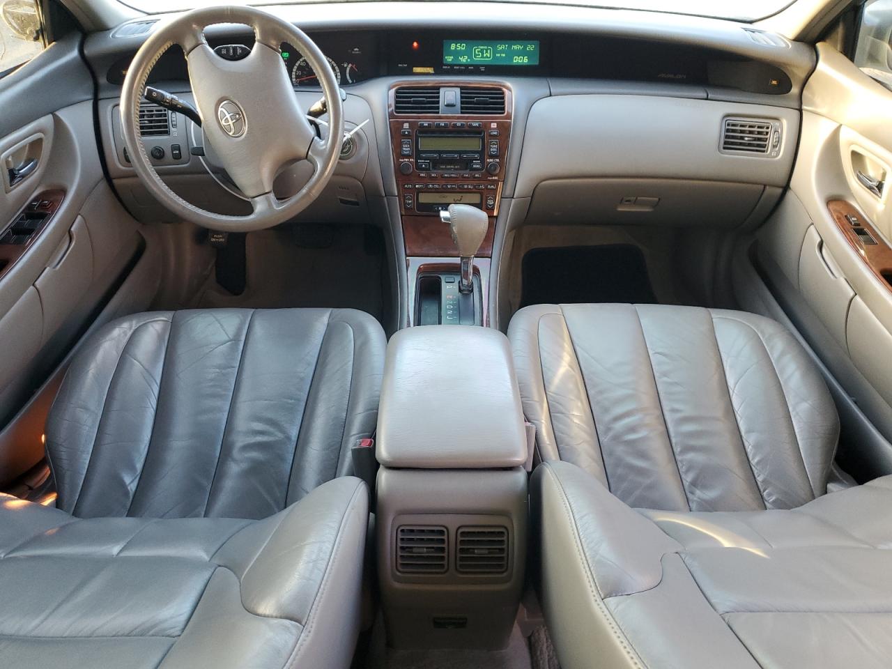 2002 Toyota Avalon - Image 8