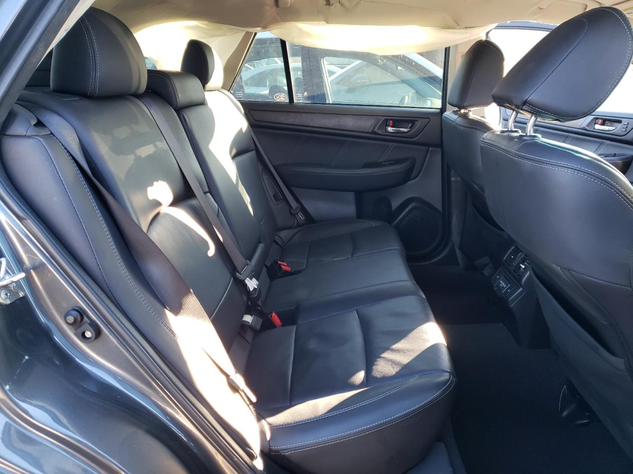 2018 Subaru Outback - Image 11