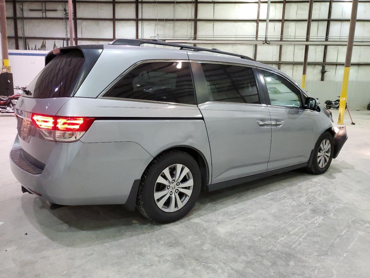 2016 Honda Odyssey - Image 3