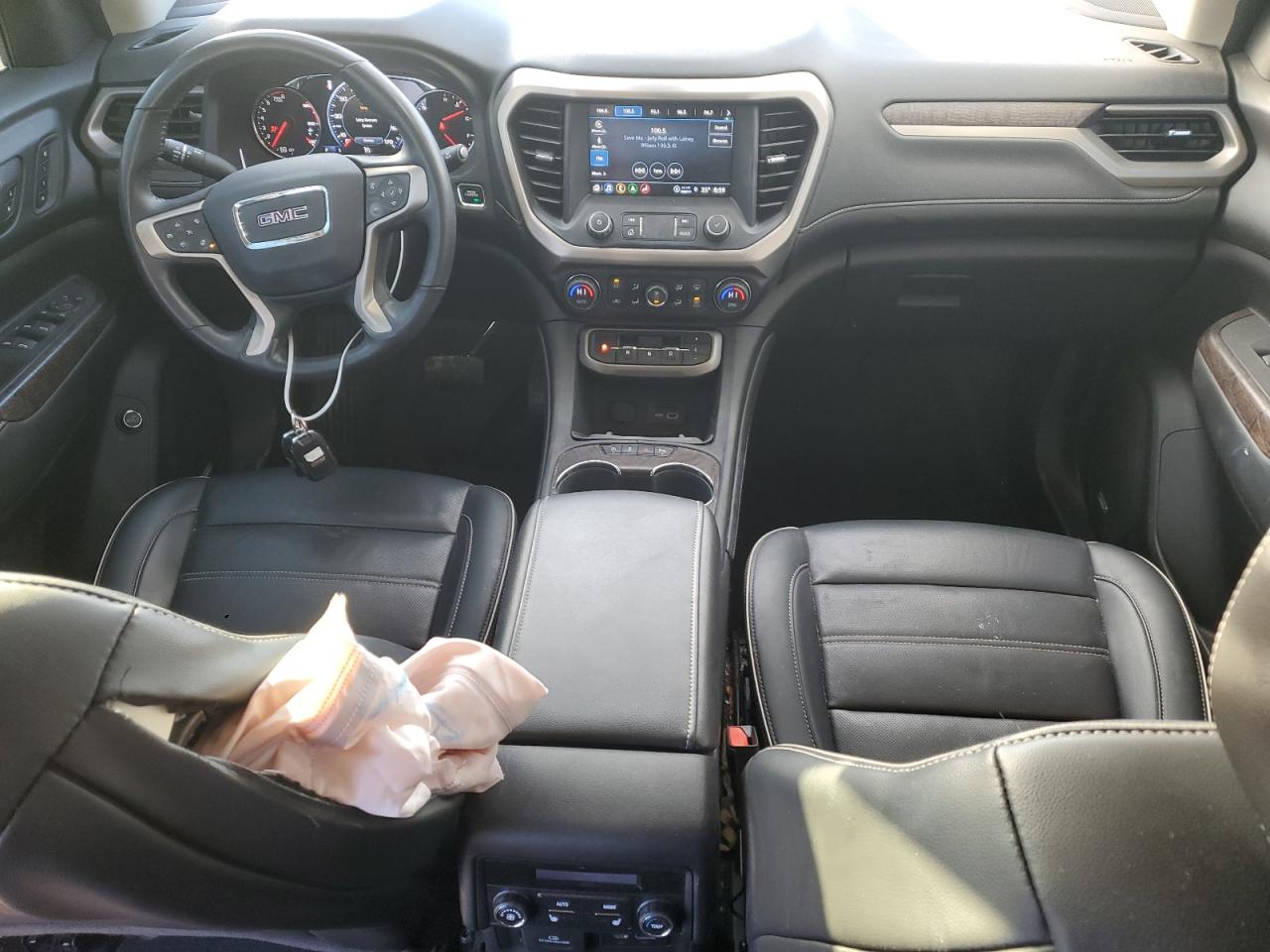 2022 GMC Acadia - Image 8