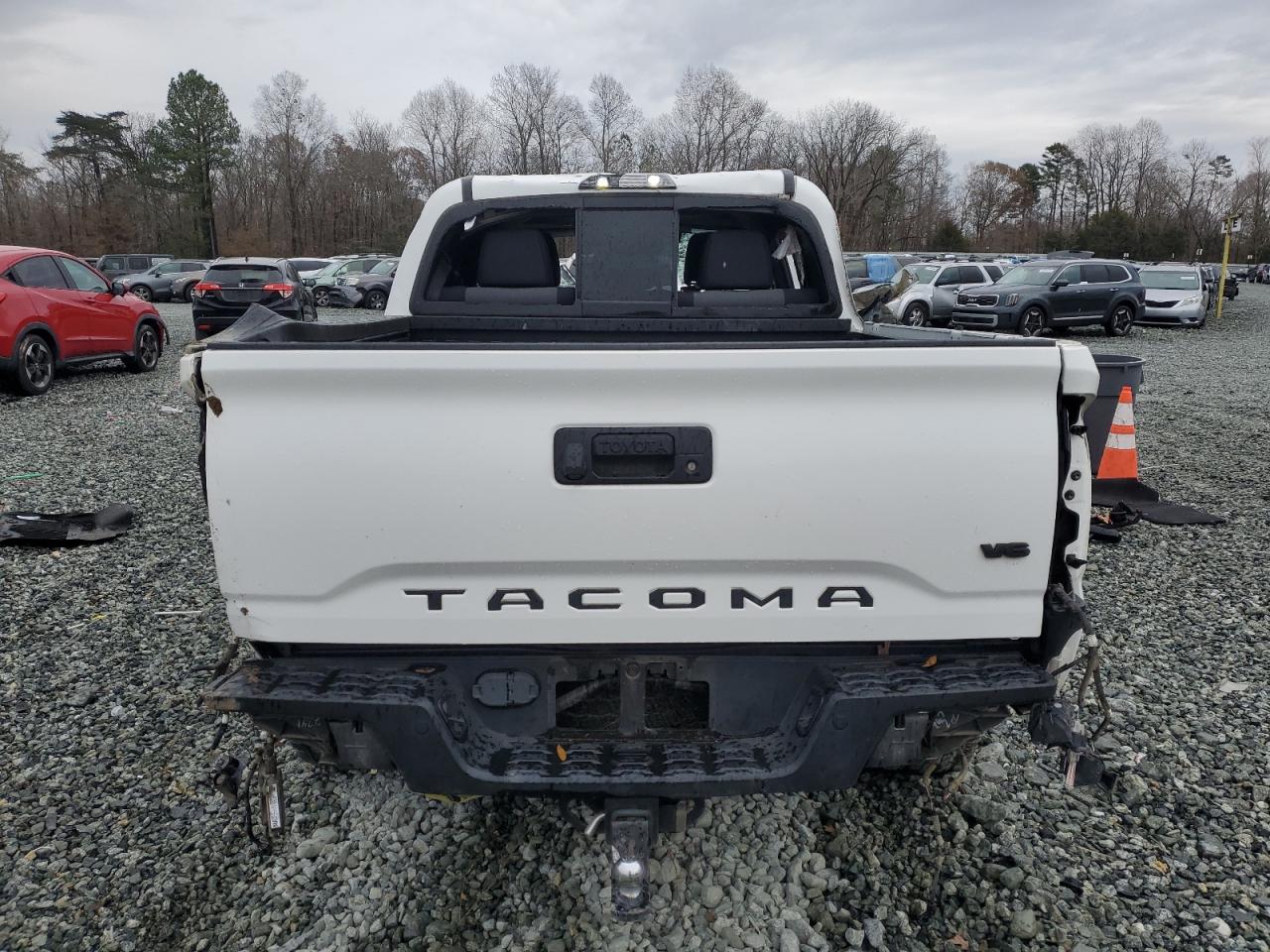 2020 Toyota Tacoma - Image 6