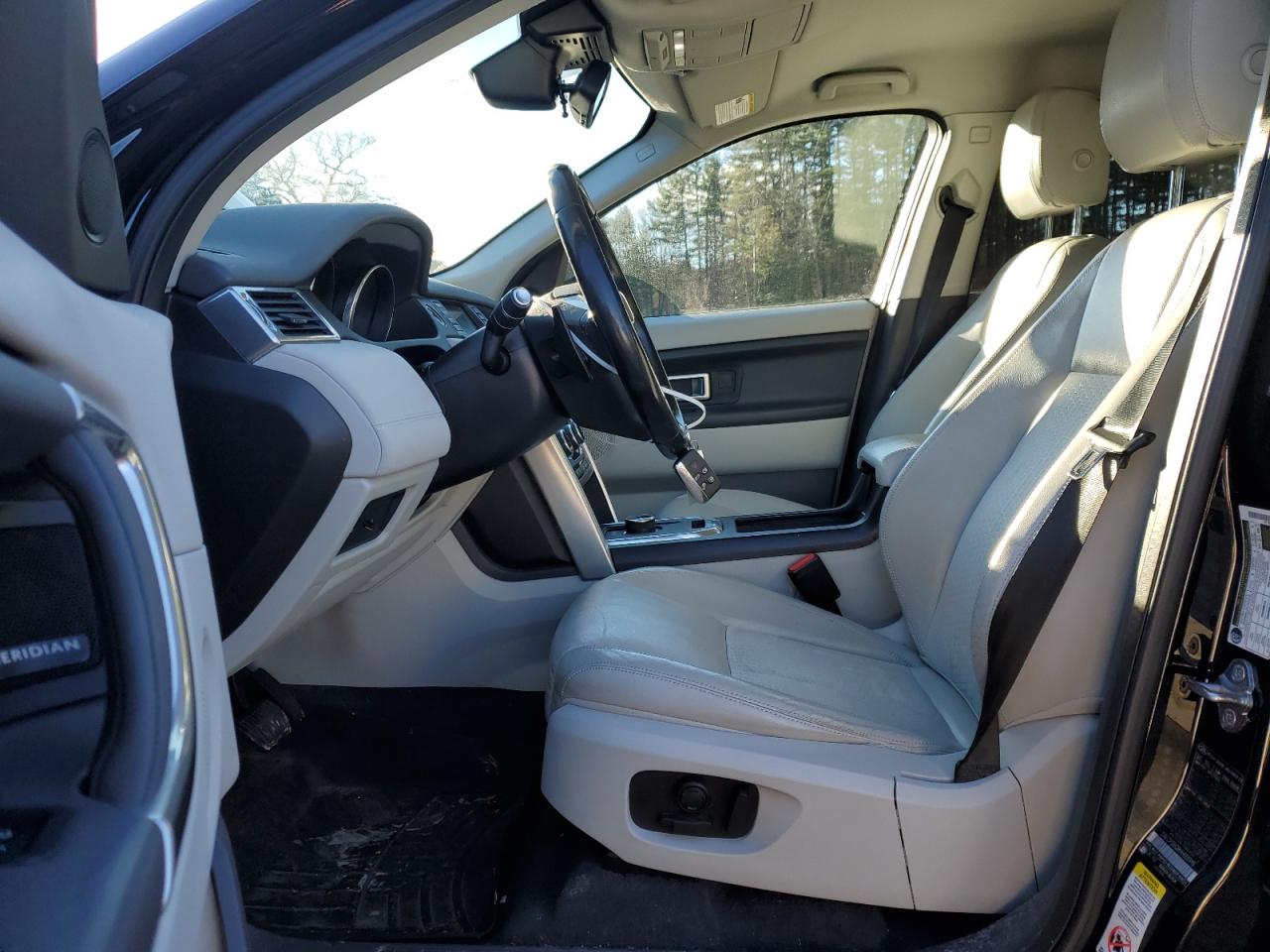 2017 Land Rover Discovery - Image 7