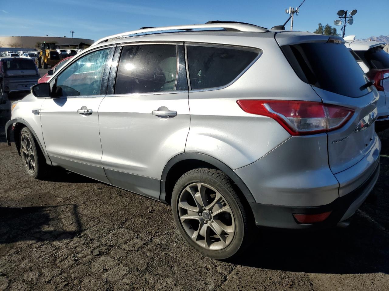 VIN 1FMCU0J98FUA43898 2015 FORD ESCAPE no.2