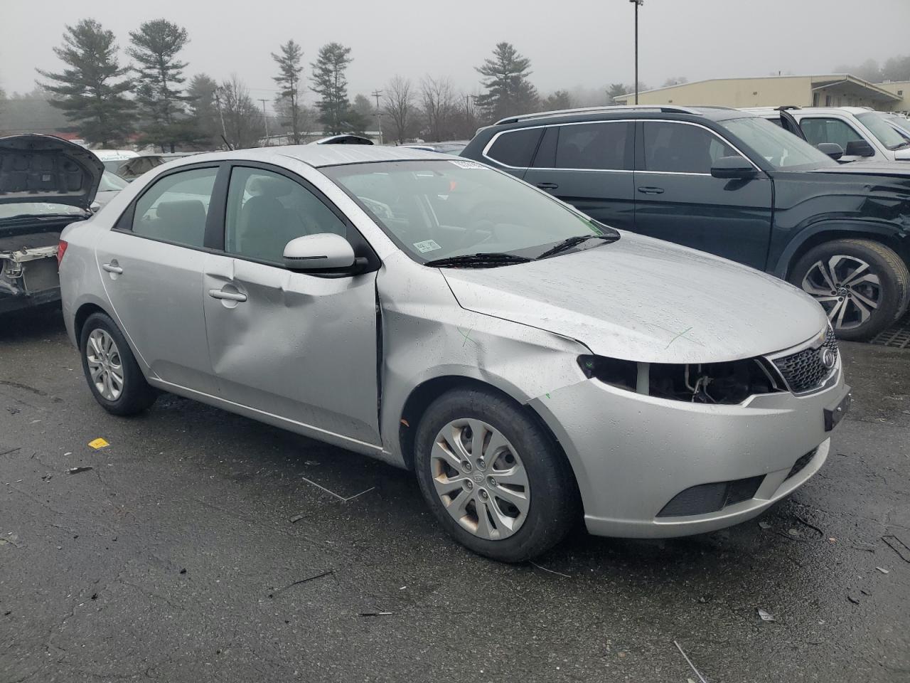 VIN KNAFU4A29D5729934 2013 KIA FORTE no.4