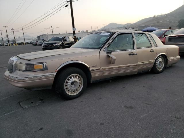 1997 Lincoln Town Car Signature