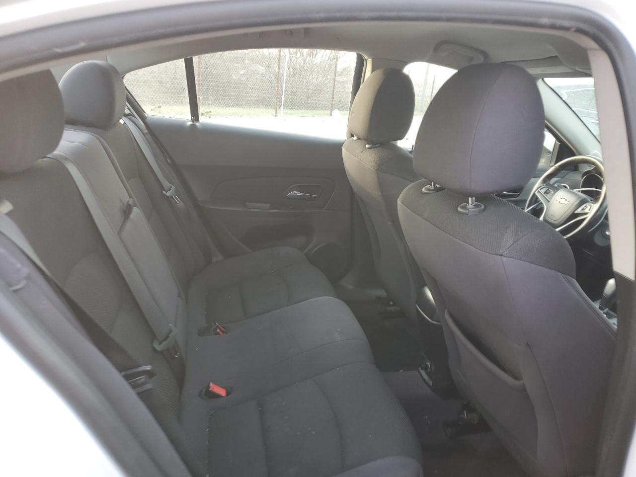 2012 Chevrolet Cruze - Image 10