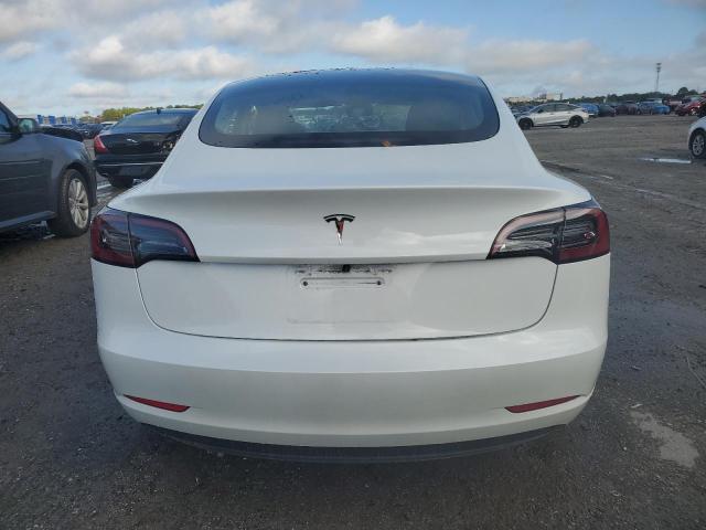  TESLA MODEL 3 2023 Biały