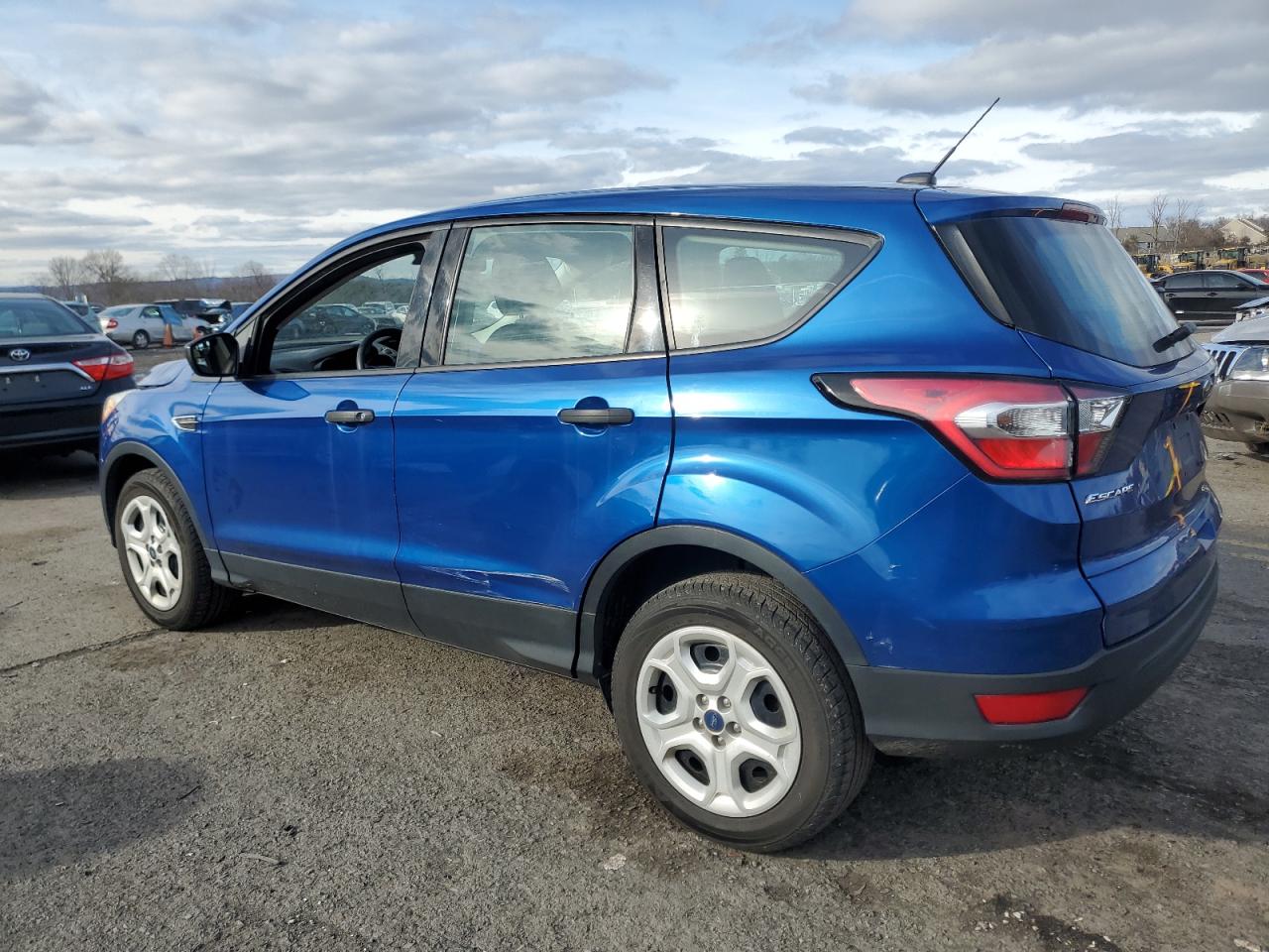 VIN 1FMCU0F77HUE65879 2017 FORD ESCAPE no.2